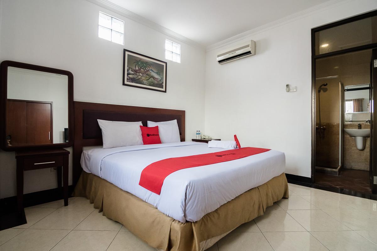 Reddoorz Plus At Buah Batu Bandung Exterior photo
