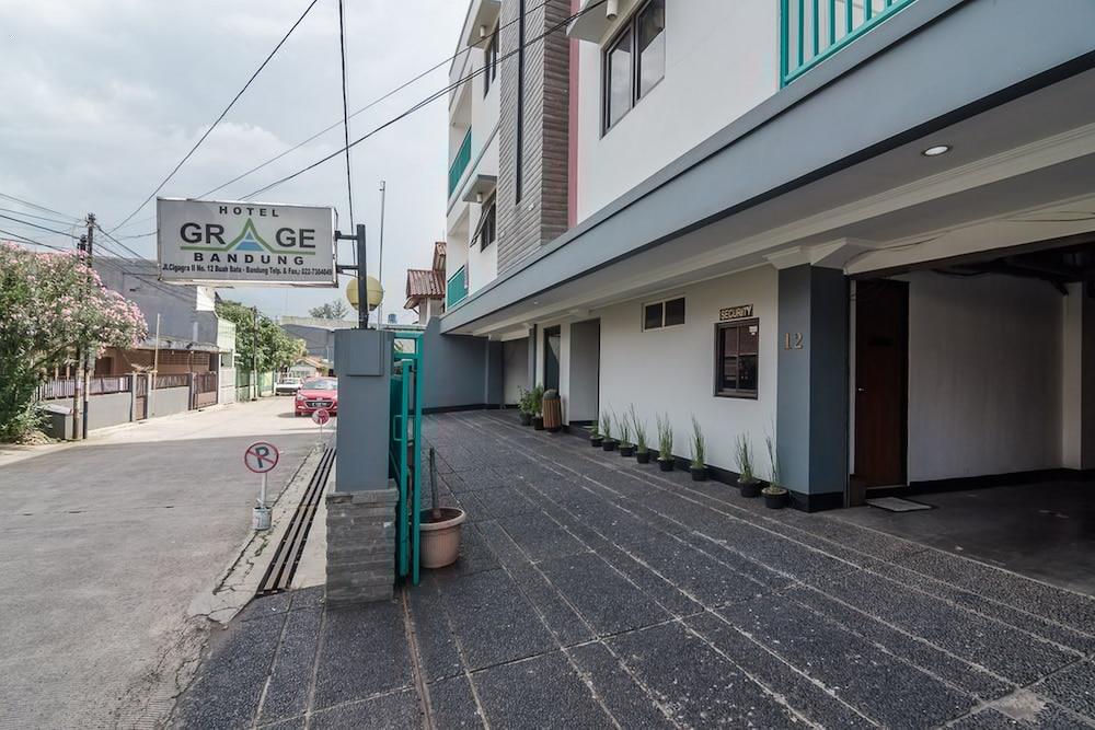 Reddoorz Plus At Buah Batu Bandung Exterior photo