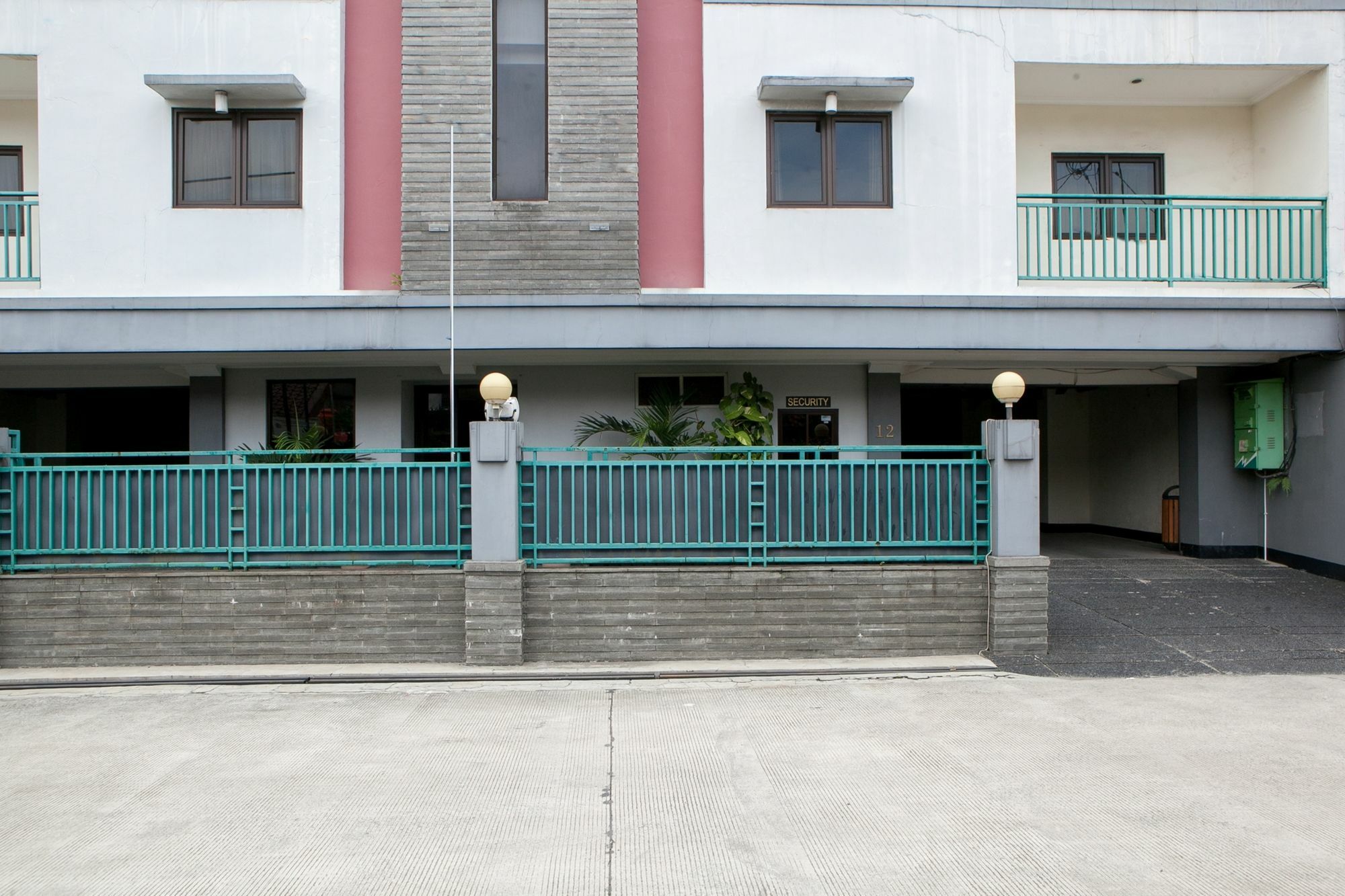 Reddoorz Plus At Buah Batu Bandung Exterior photo